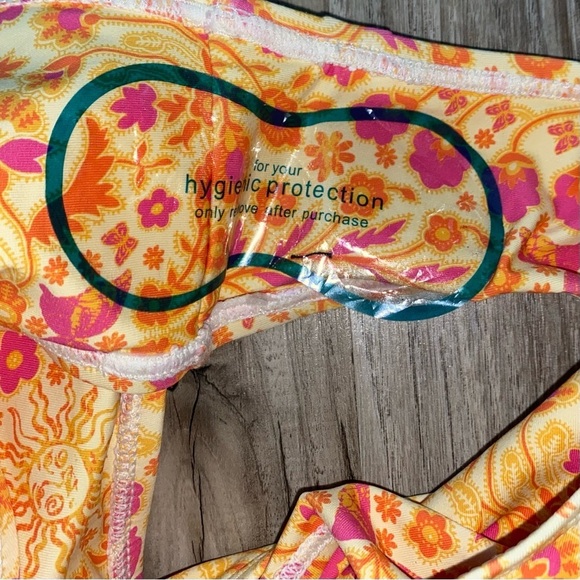 Urban Outfitters Out From Under M Women's O-Ring Yellow Floral Cut Out Swimsuit - Picture 12 of 12